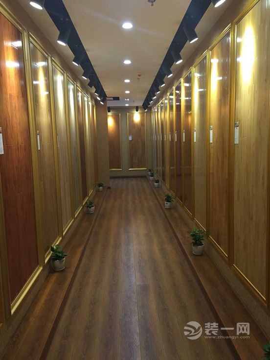 二十四城装饰昆明分公司地板展示区 二十四城装饰昆明分公司地板展示区