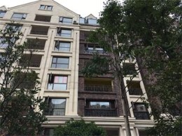齐家典尚昆明站：九夏云水180㎡在施工工地