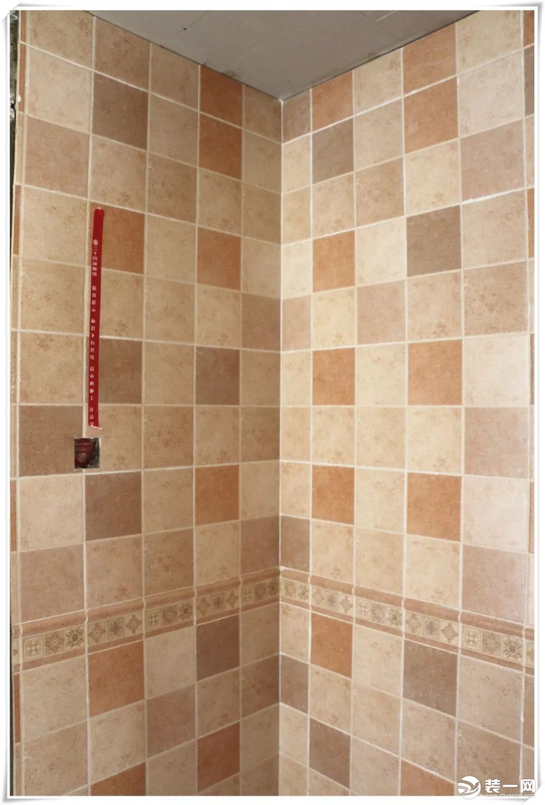 昆明二十四城装修公司秀时刻 铺贴瓷砖施工工艺展示